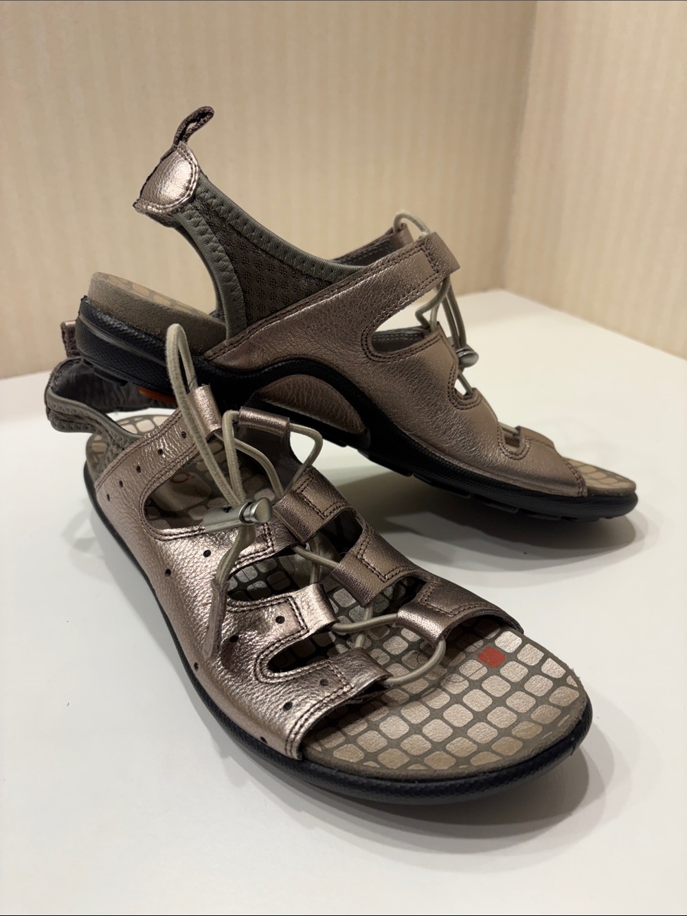 ECCO adjustable sandals Size 9. EU 39